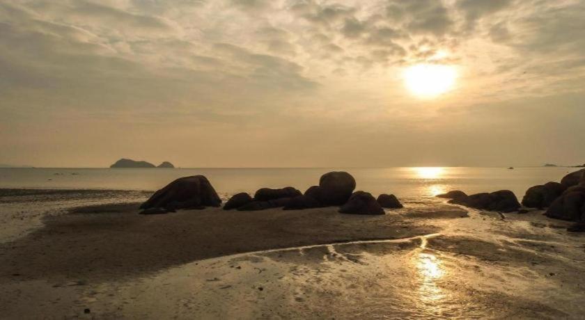 Grand Sea Beach Resort Haad Rin Exteriör bild